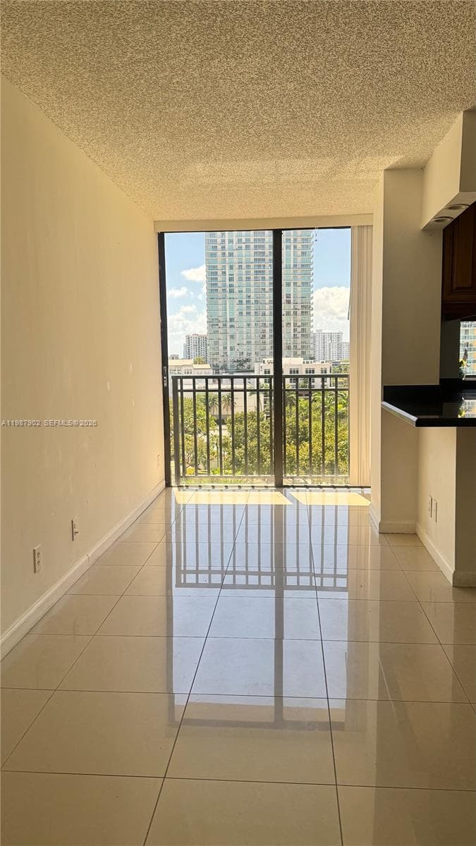 Plaza Of The Americas · #1015 in Sunny Isles Beach - Photo 4