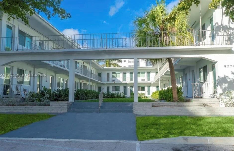 BAY HARBOR ISLAND · #10B in Bay Harbor Islands - Photo 1