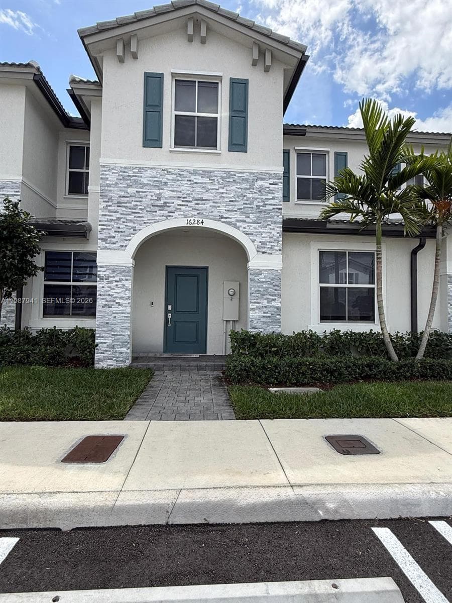 16284 SW 292nd St photo 1