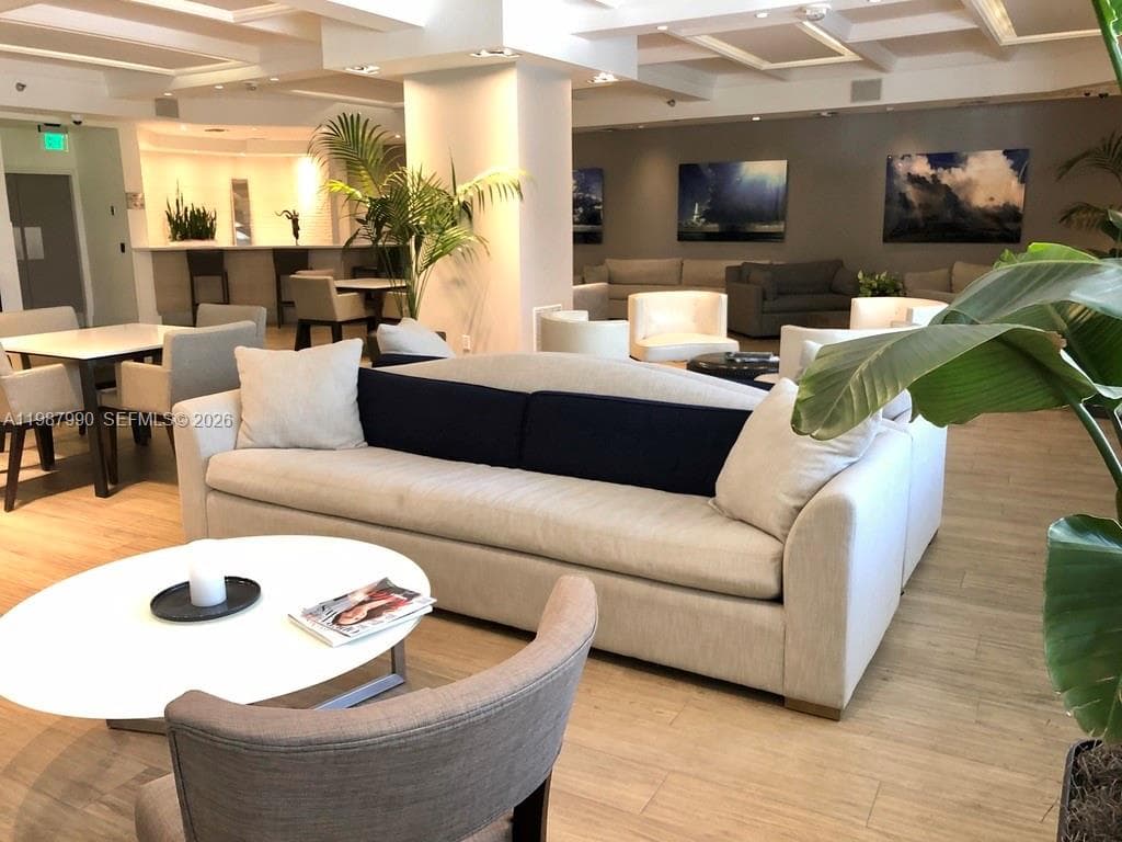 Upper lobby