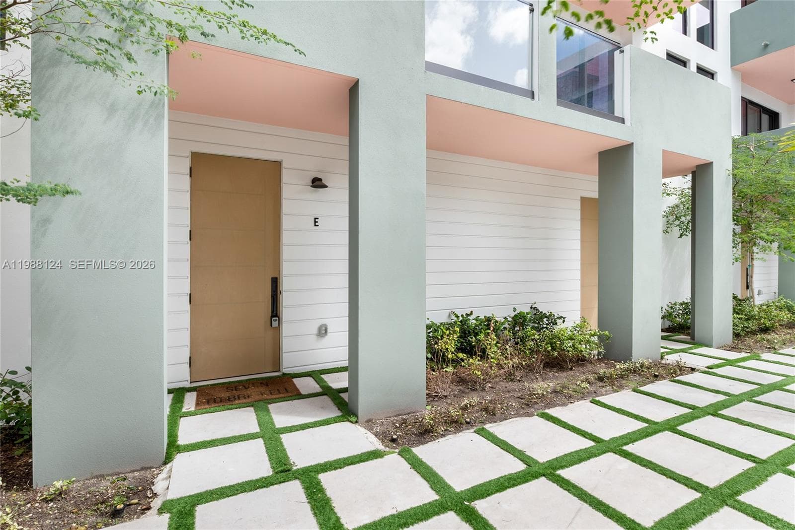 721 SW 11th Street #E photo 1