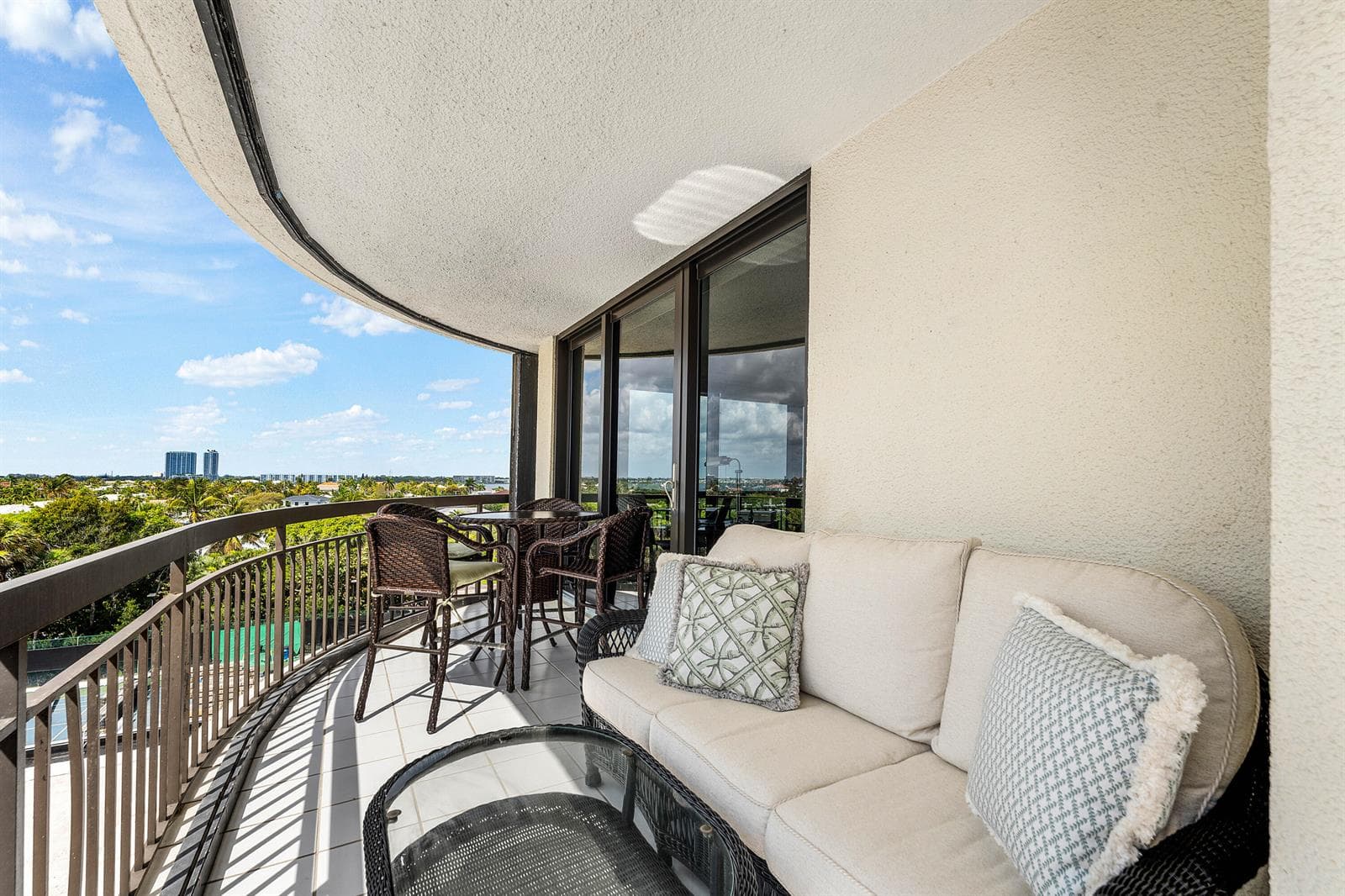 038-4100NorthOceanDrive-504-RivieraBeach