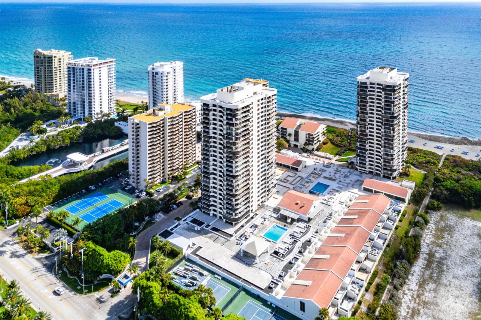 052-4100NorthOceanDrive-504-RivieraBeach