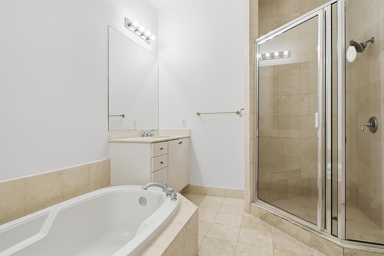 801-S-OLIVE-AVE-UNIT-425-33401-015