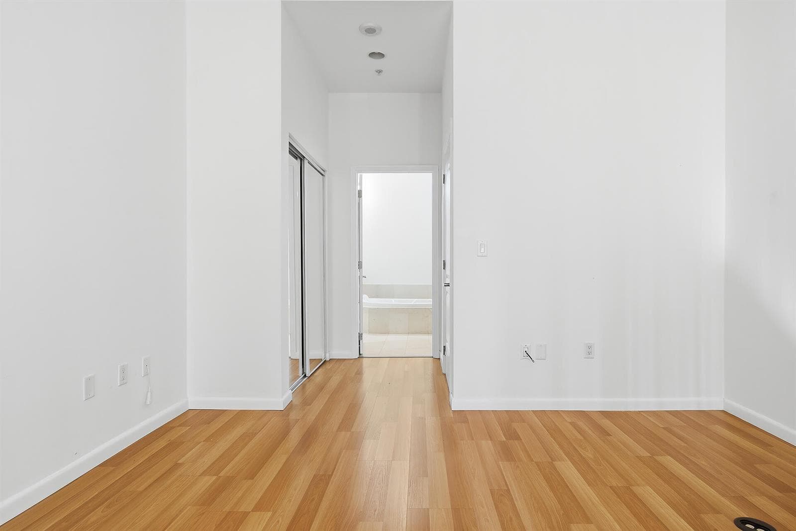 801-S-OLIVE-AVE-UNIT-425-33401-012