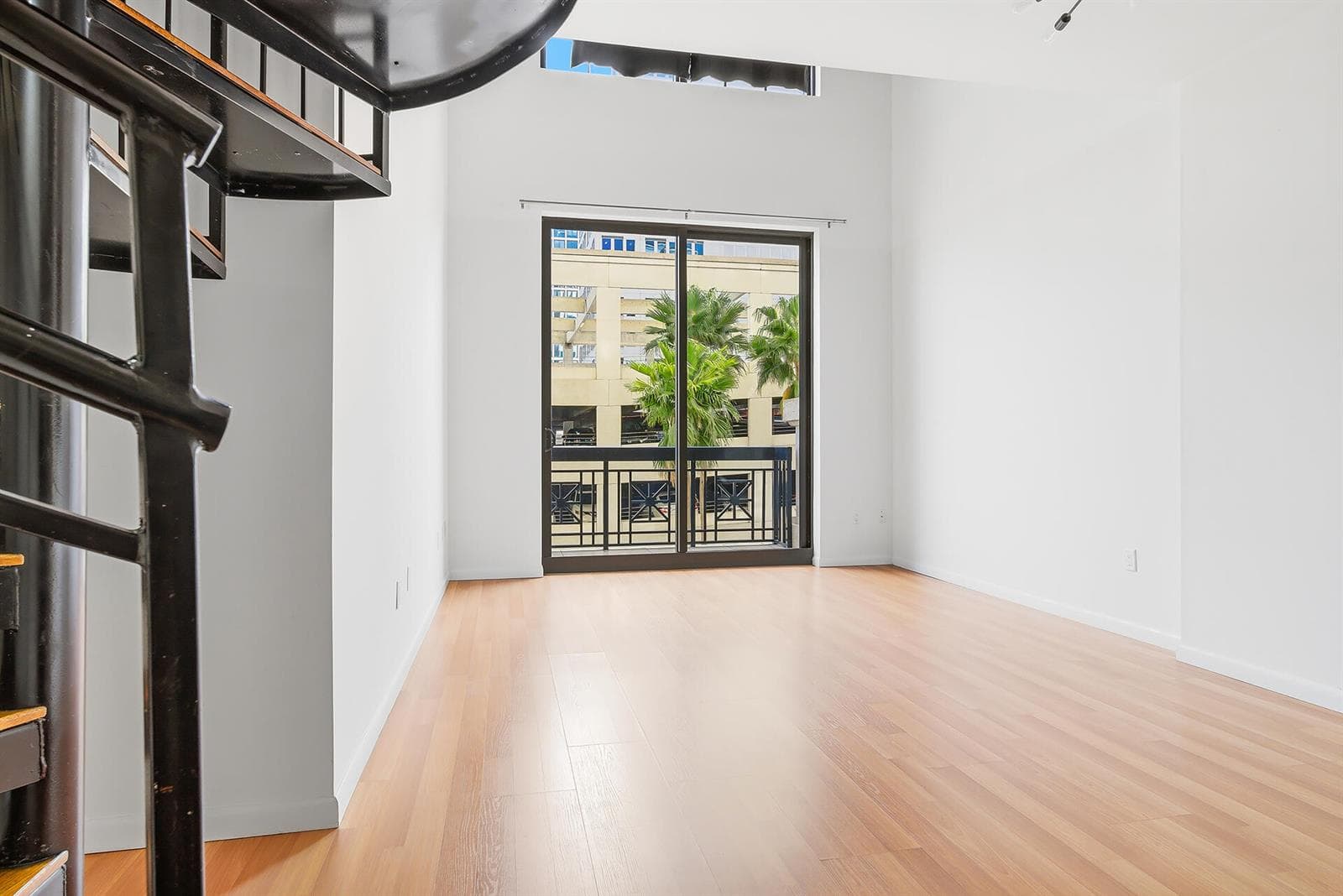 801-S-OLIVE-AVE-UNIT-425-33401-001