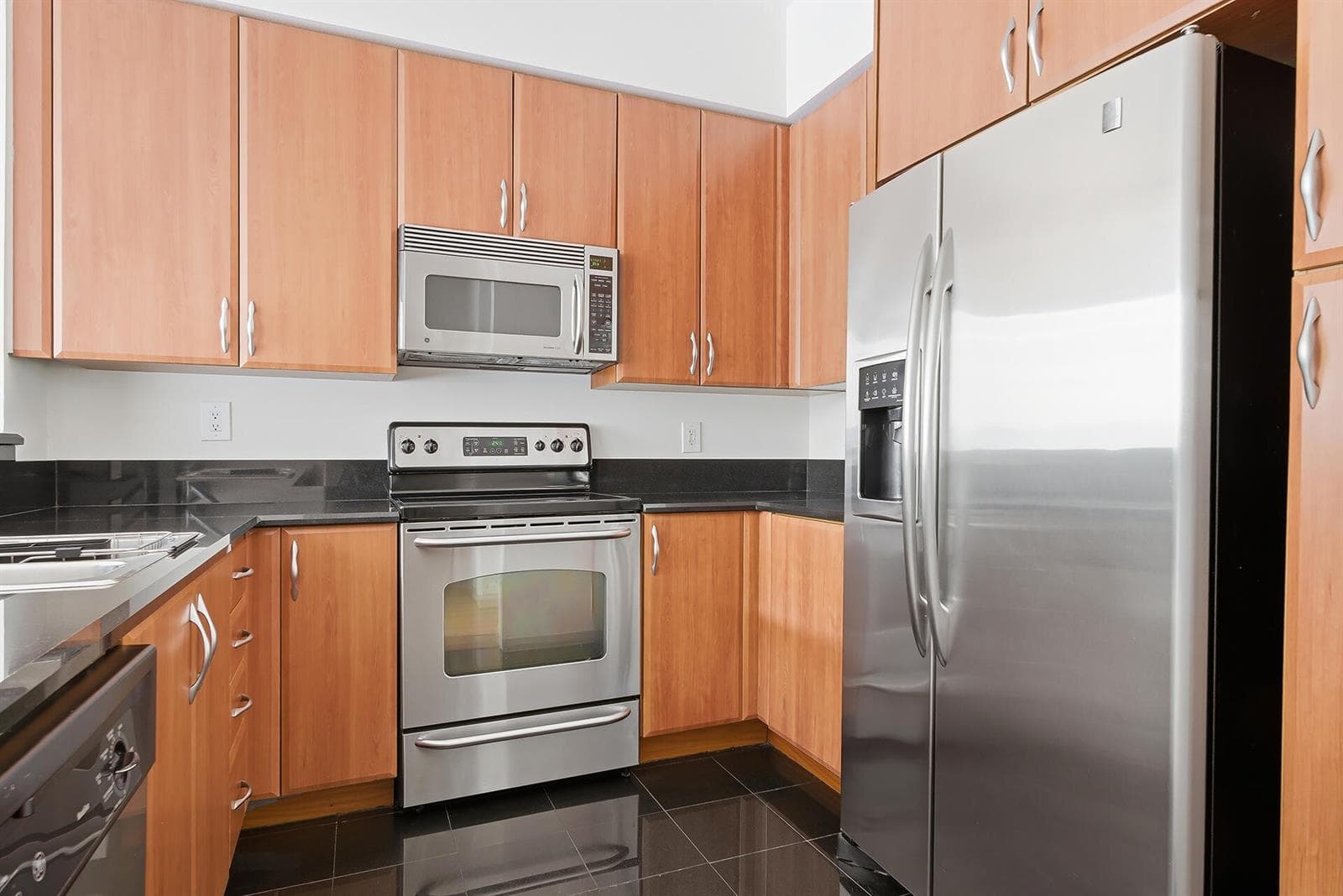 801-S-OLIVE-AVE-UNIT-425-33401-007