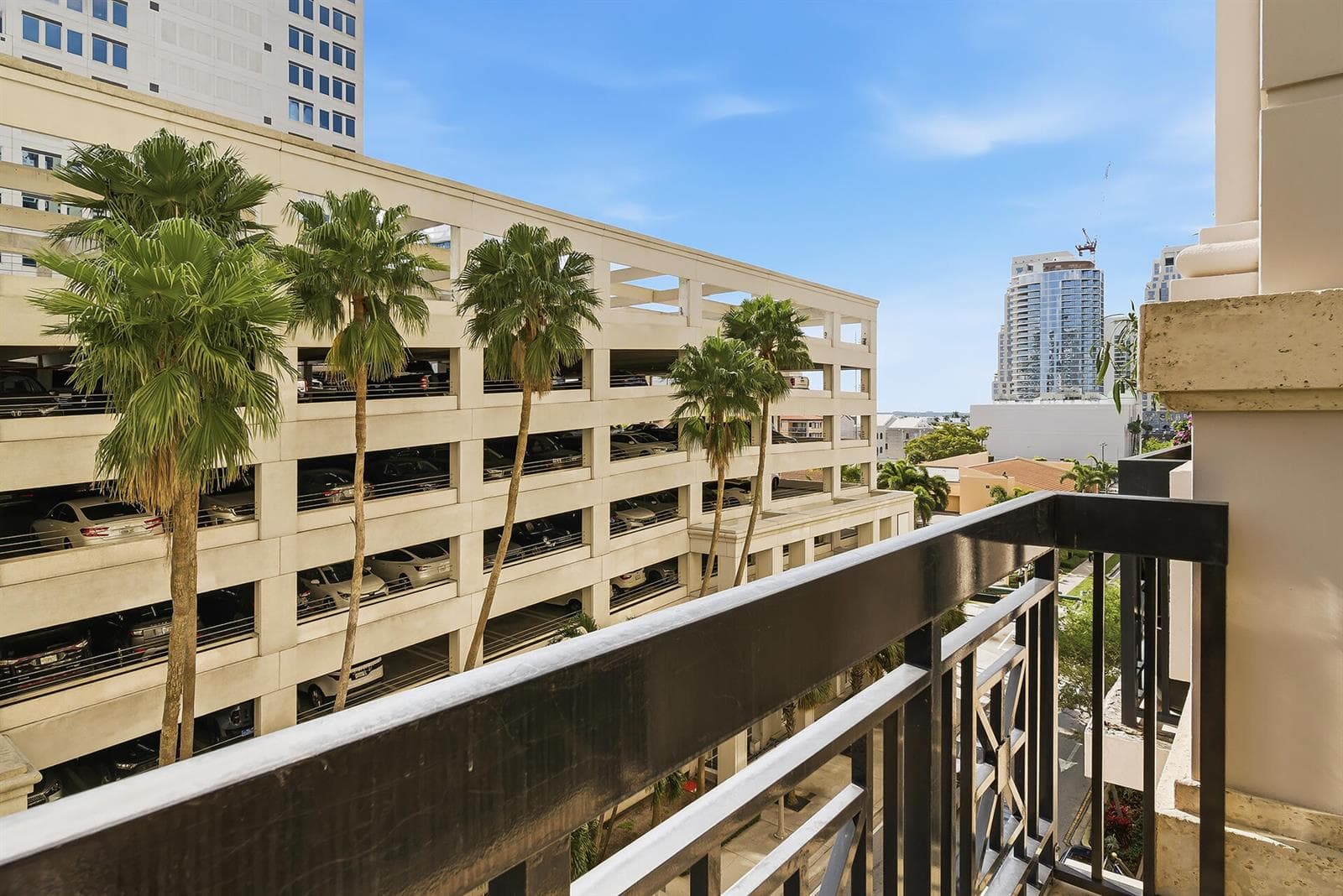 801-S-OLIVE-AVE-UNIT-425-33401-017