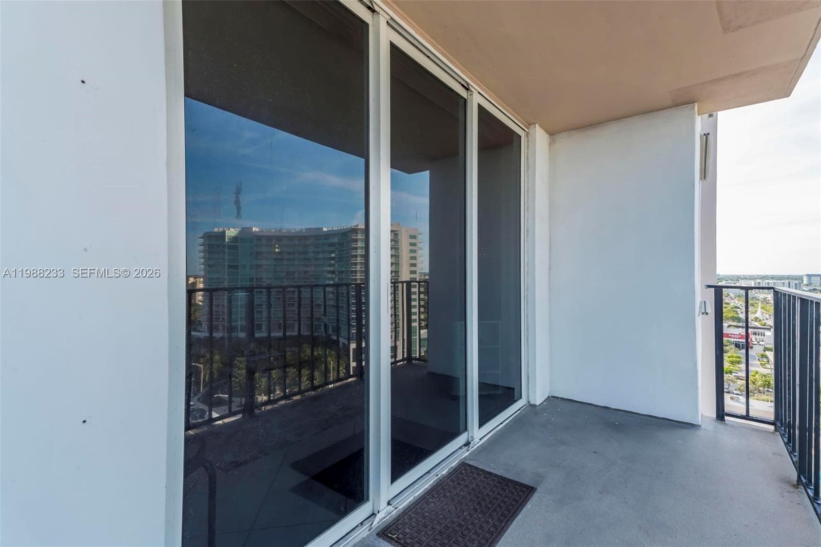 POMPANO BEACH CLUB CONDO · #27-01 in Pompano Beach - Photo 8