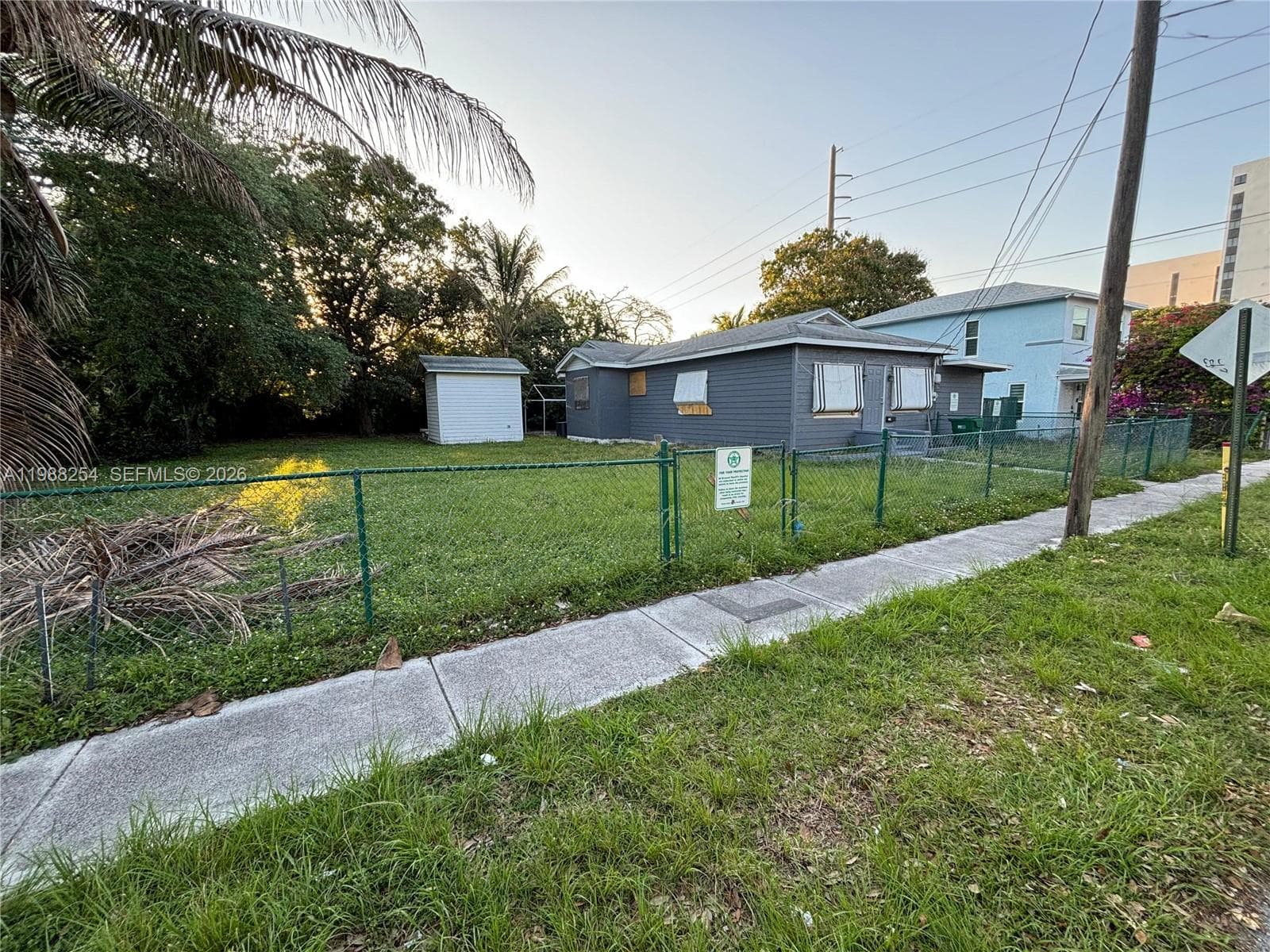 214 SW 1st Ave photo 5