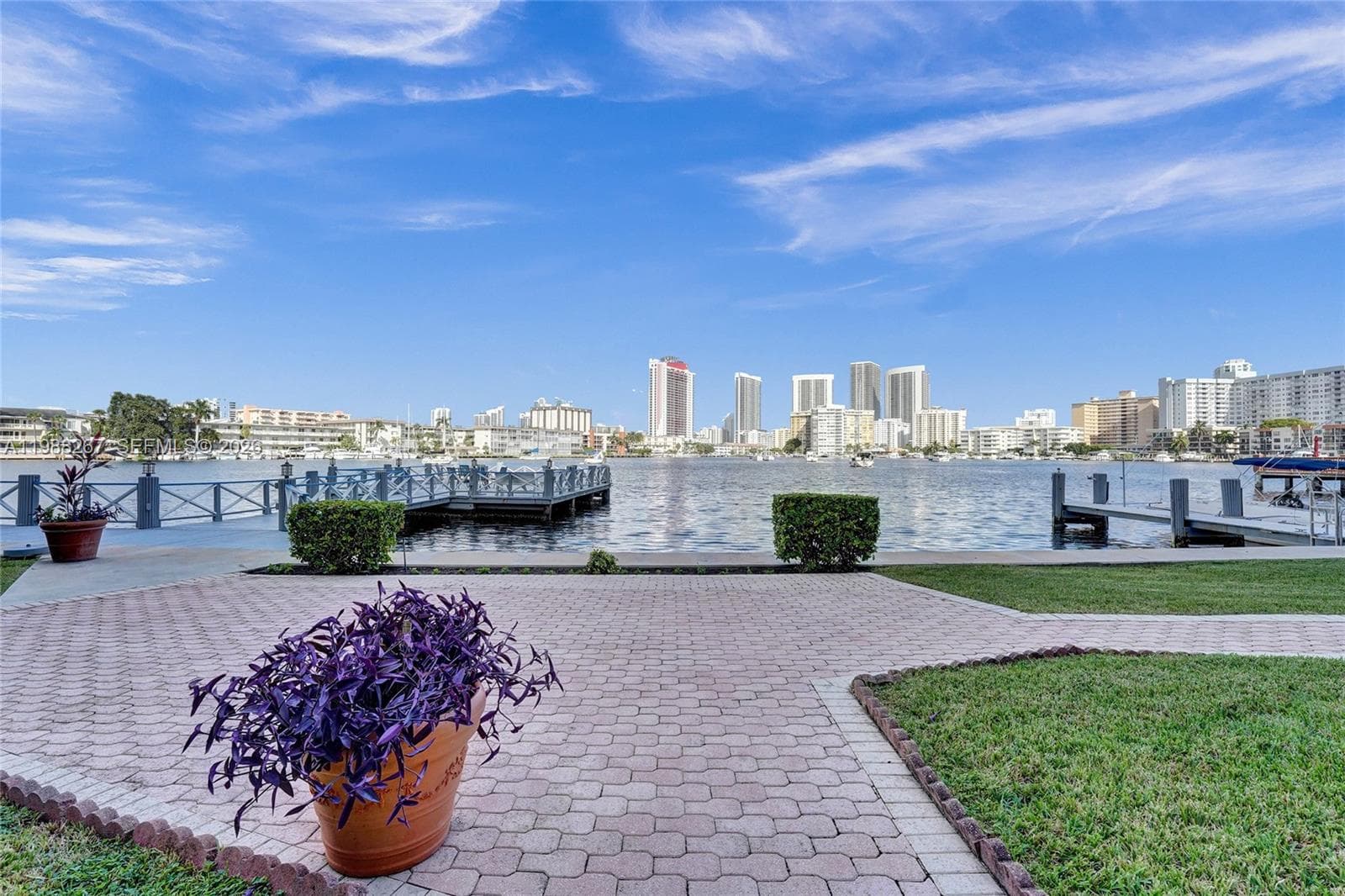 Golden Isles Yacht Club · #201 in Hallandale Beach - Photo 43