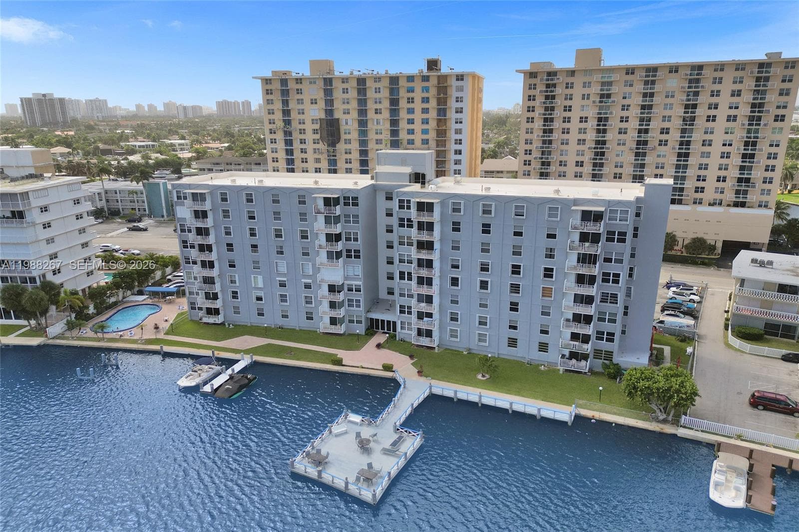 Golden Isles Yacht Club · #201 in Hallandale Beach - Photo 45