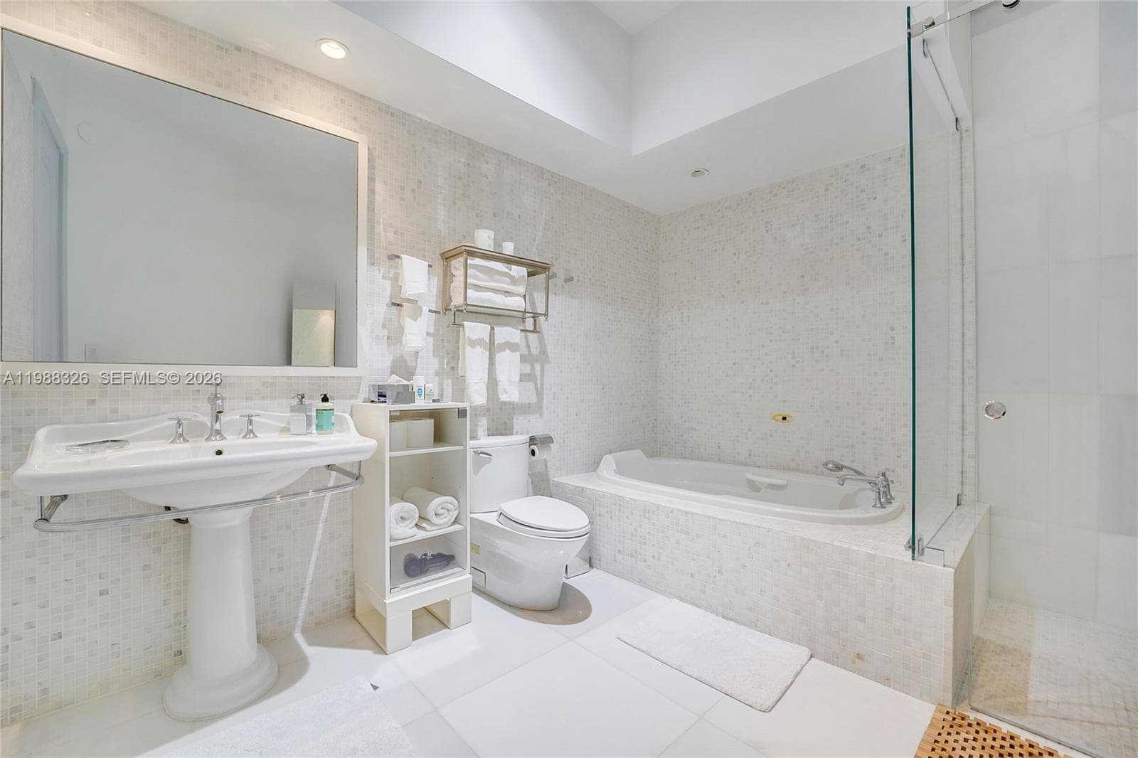 100 Palm Ave photo 35
