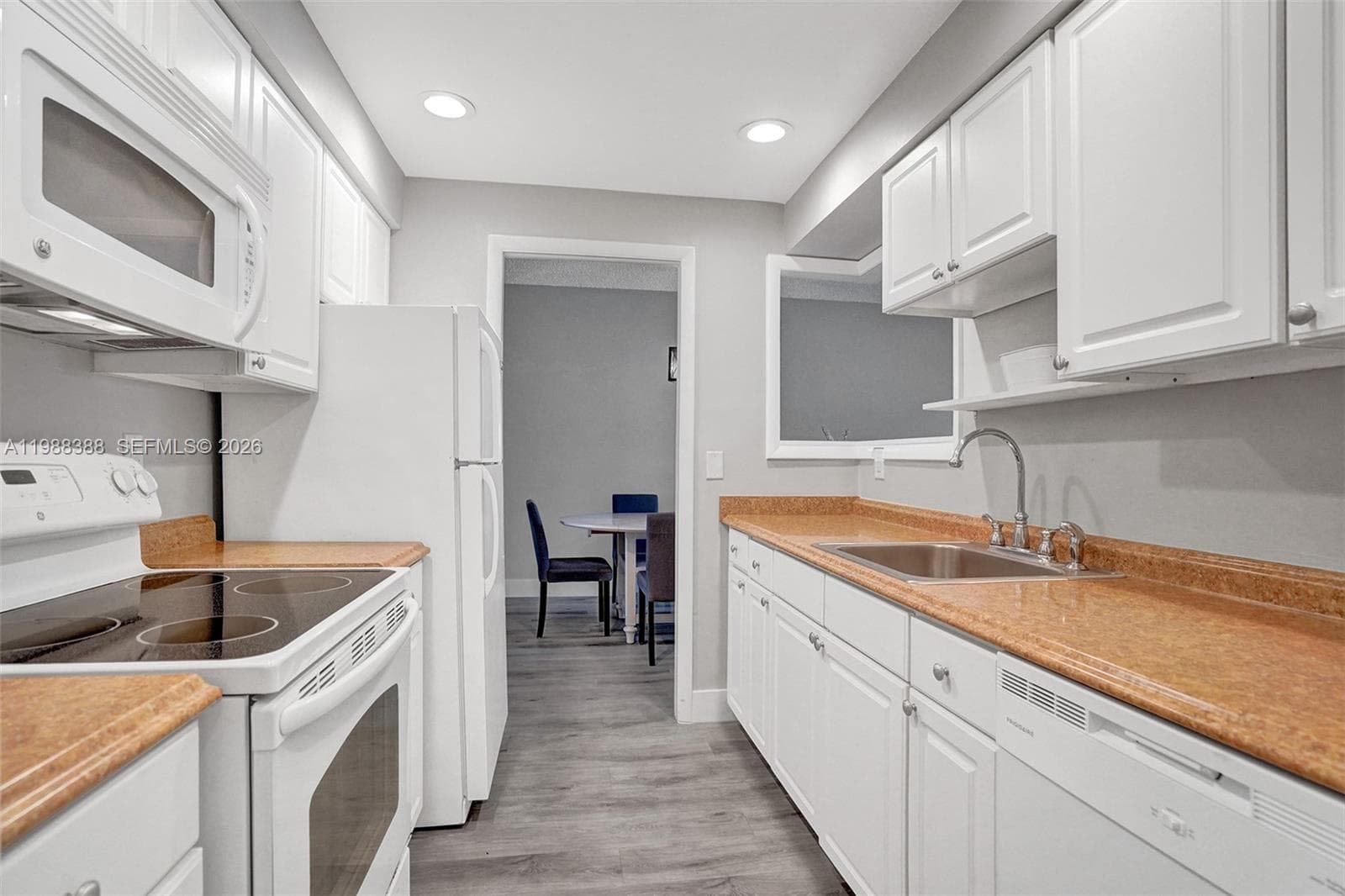 LADO DEL RIO CONDO · #214 in Pompano Beach - Photo 2