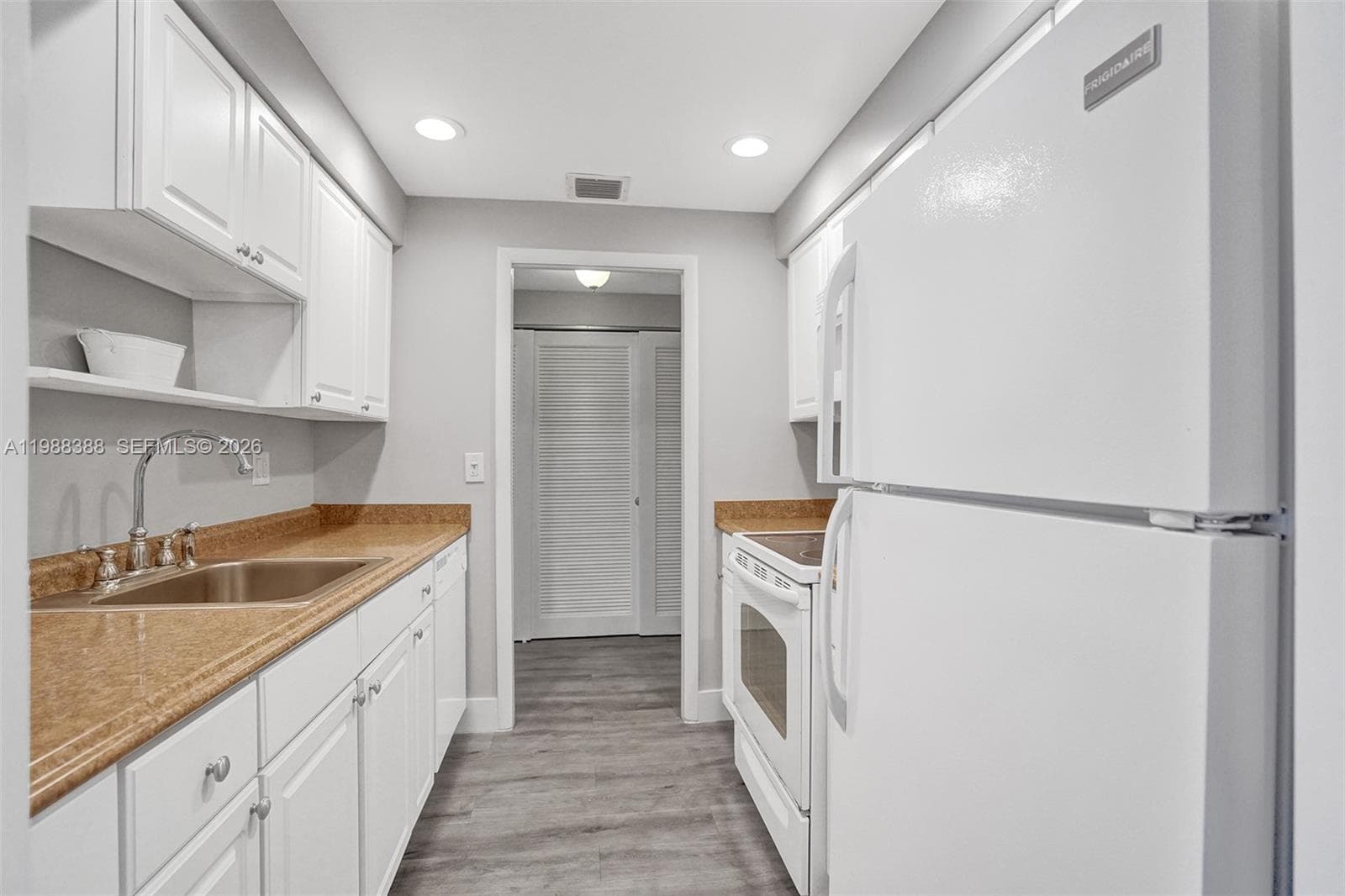 LADO DEL RIO CONDO · #214 in Pompano Beach - Photo 4