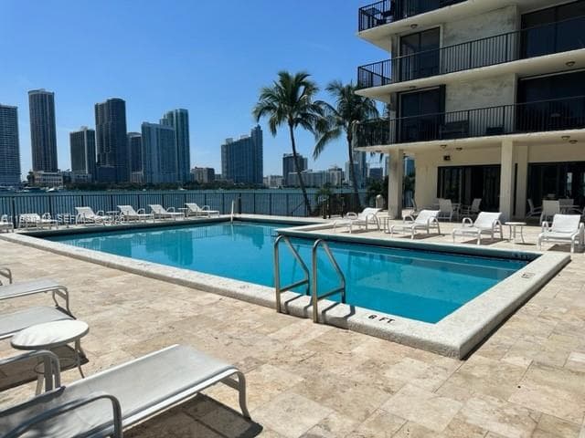 VENETIAN ISLE CONDO · #1103 in Miami - Photo 5