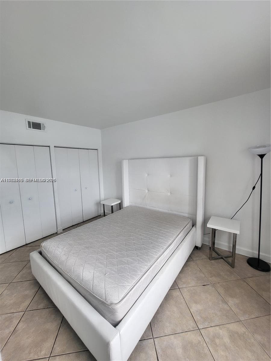 JADE CONDO · #303 in Miami Beach - Photo 7
