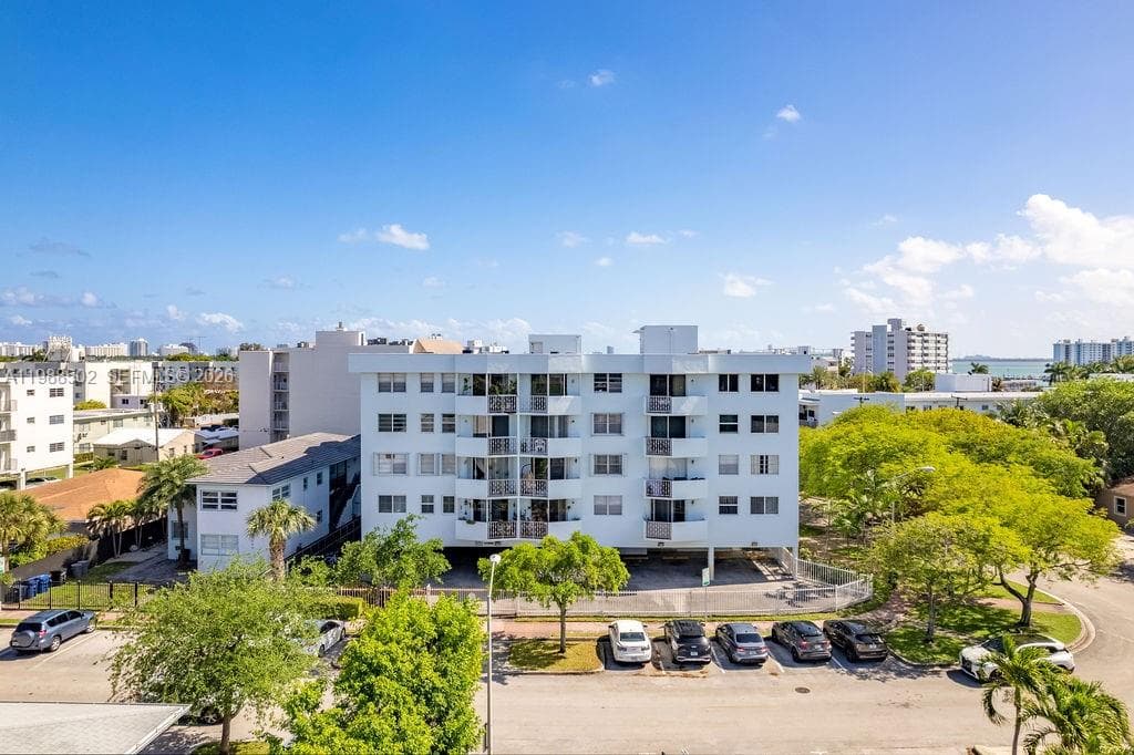 LISETTE CONDO · #402 in Miami Beach - Photo 2