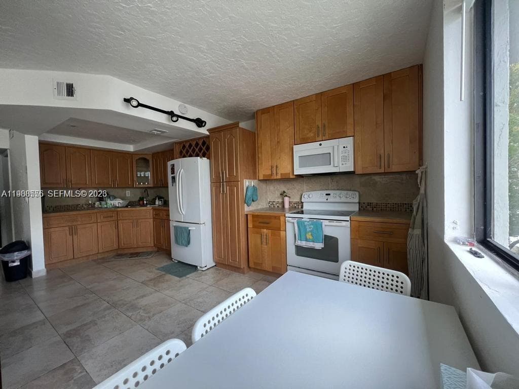 VERABELLA FALLS CONDO · #G-418 in Miami - Photo 6