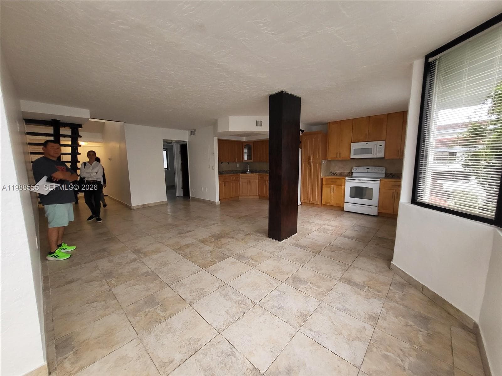 VERABELLA FALLS CONDO · #G-418 in Miami - Photo 4