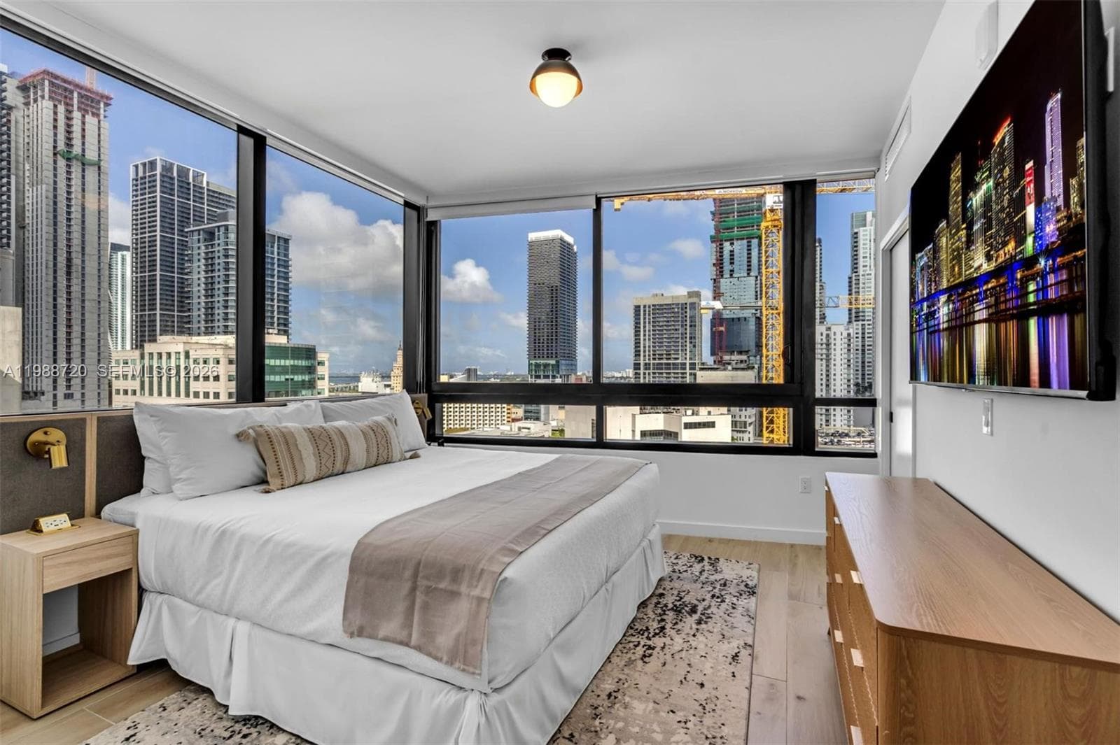 District 225 · #1701 in Miami - Photo 17