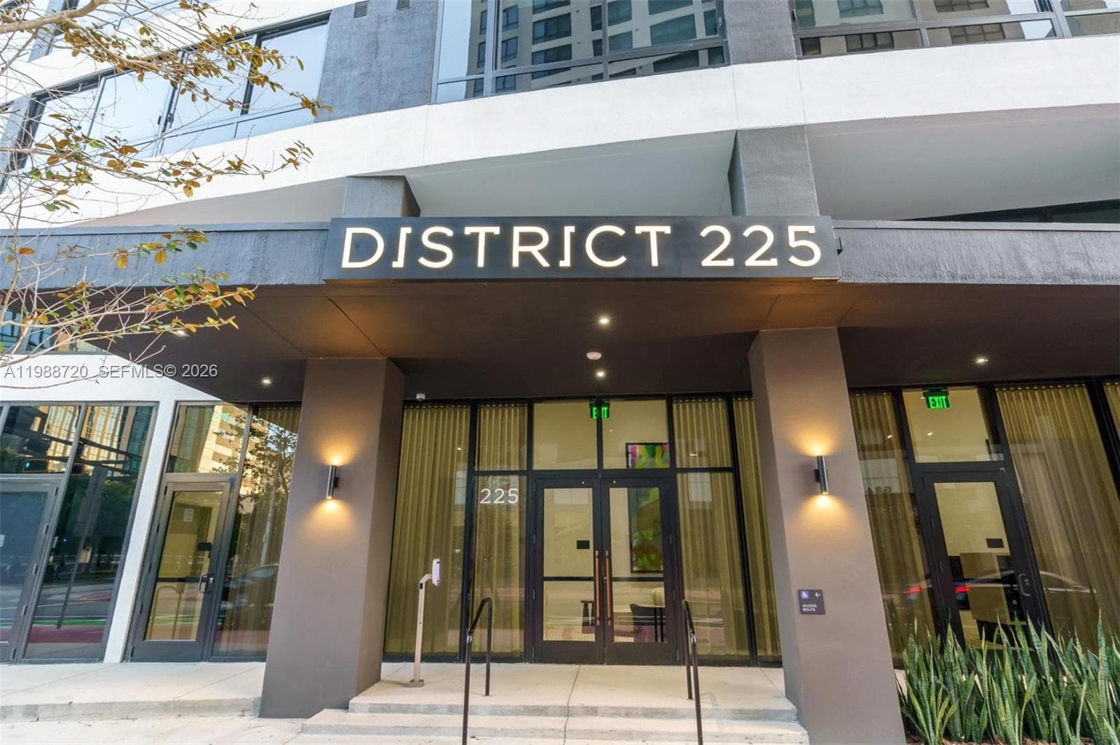 District 225 · #1701 in Miami - Photo 1