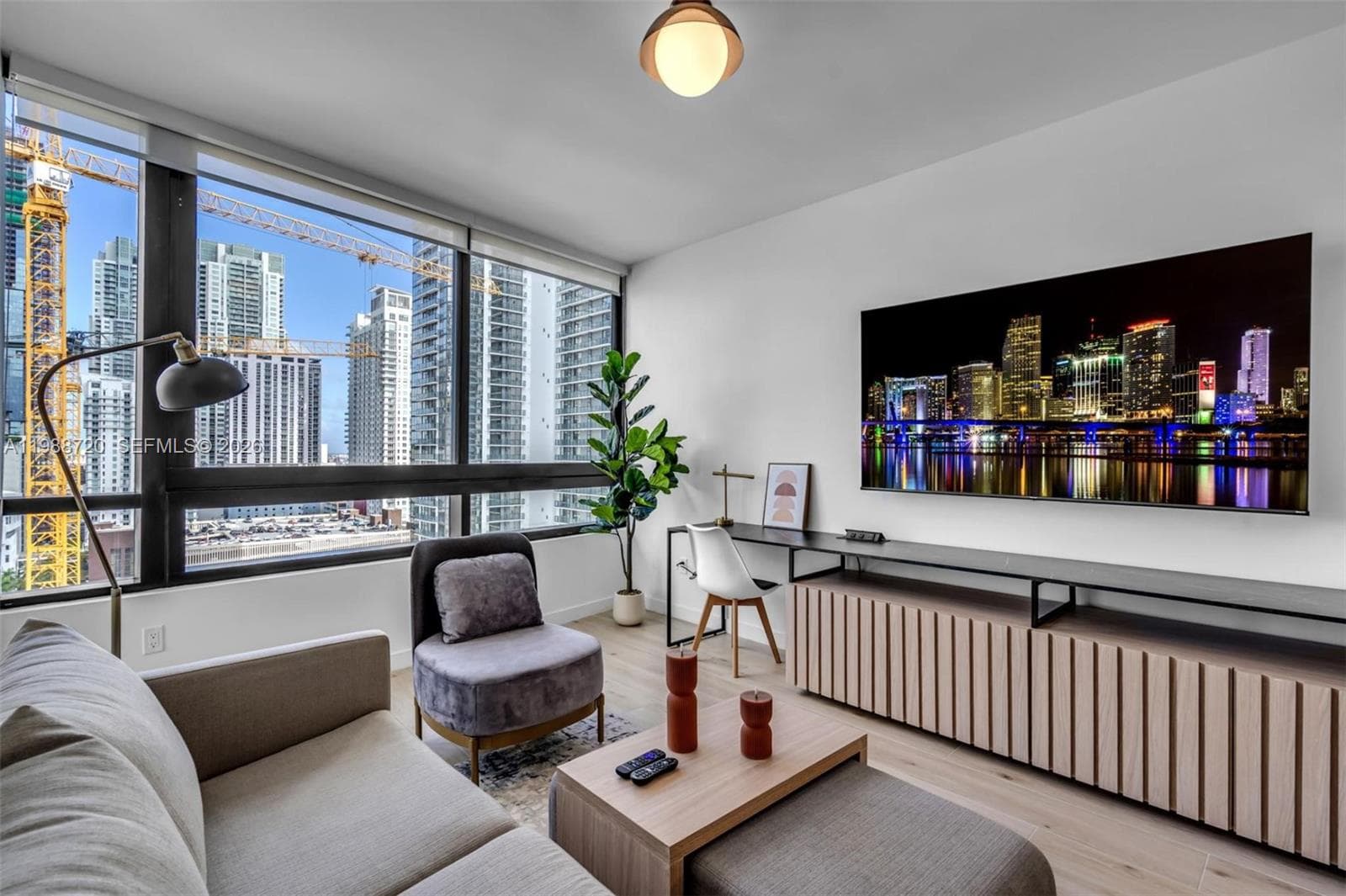 District 225 · #1701 in Miami - Photo 4