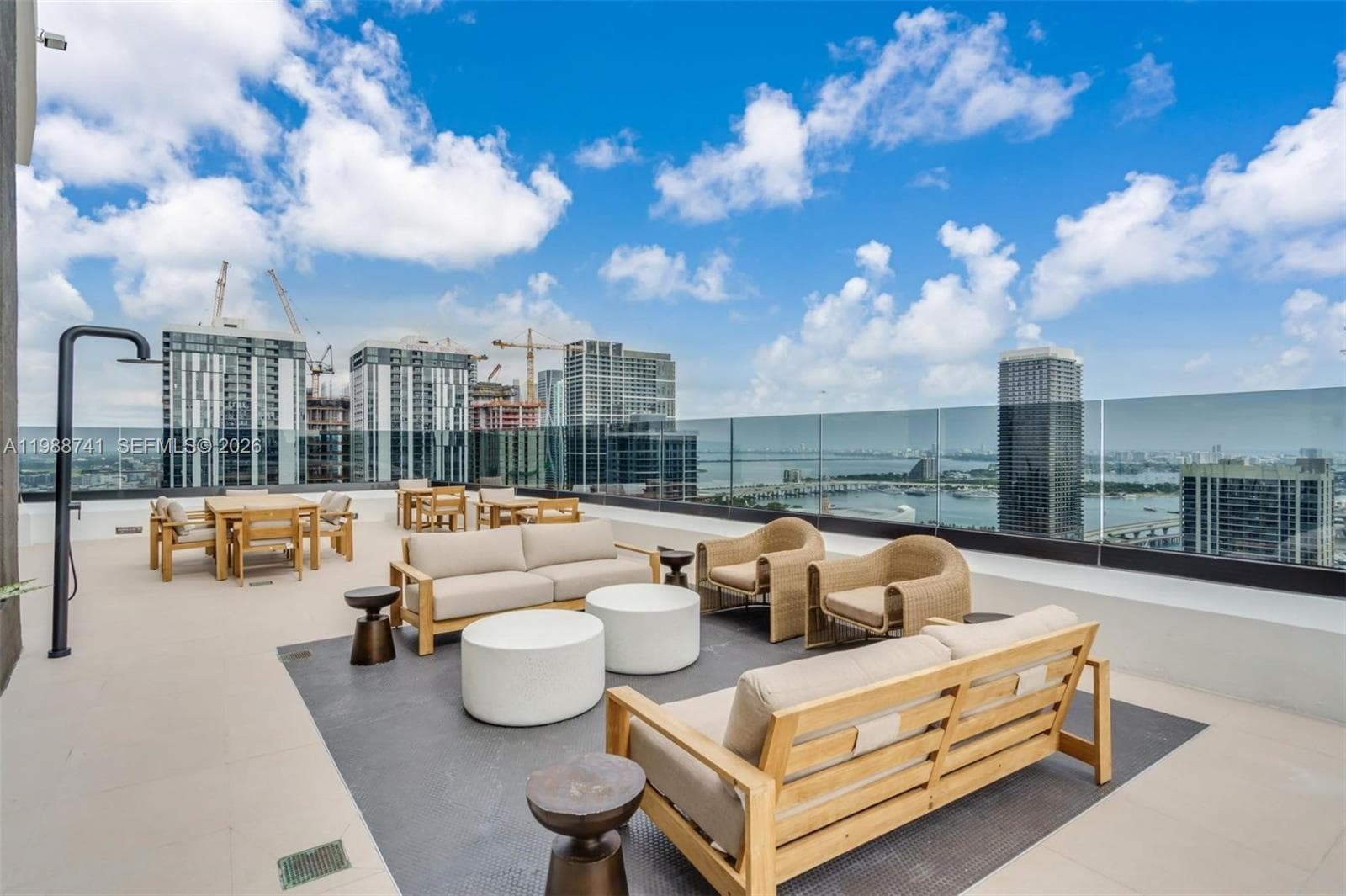 District 225 · #1709 in Miami - Photo 39