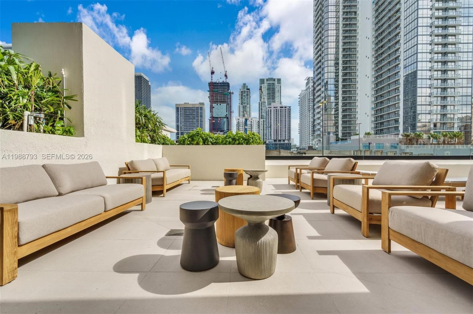 District 225 · #1705 in Miami - Photo 42