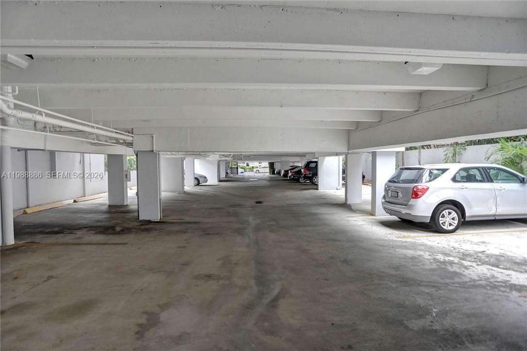 OCEAN LAKEVIEW CONDO · #504 in Miami Beach - Photo 7