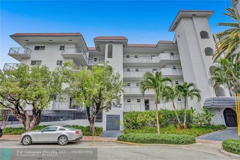 OCEAN LAKEVIEW CONDO · #504 in Miami Beach - Photo 1