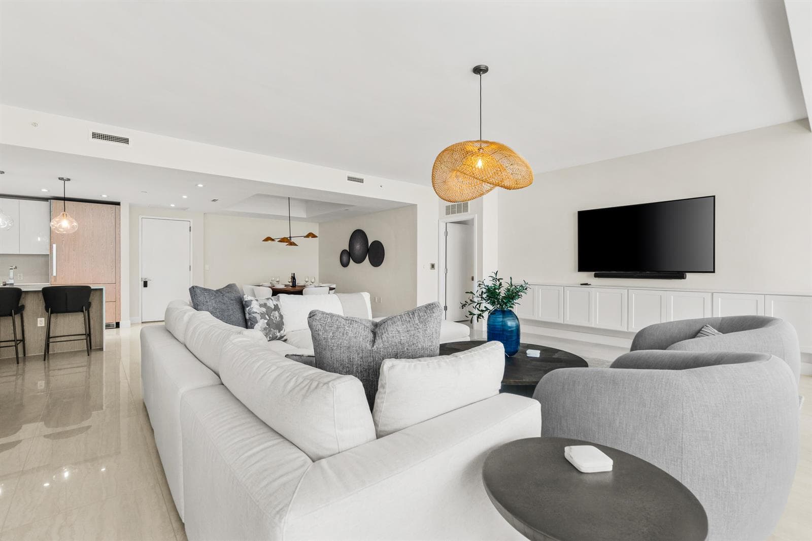 011-3100NorthOceanDrive-1604P-RivieraBea