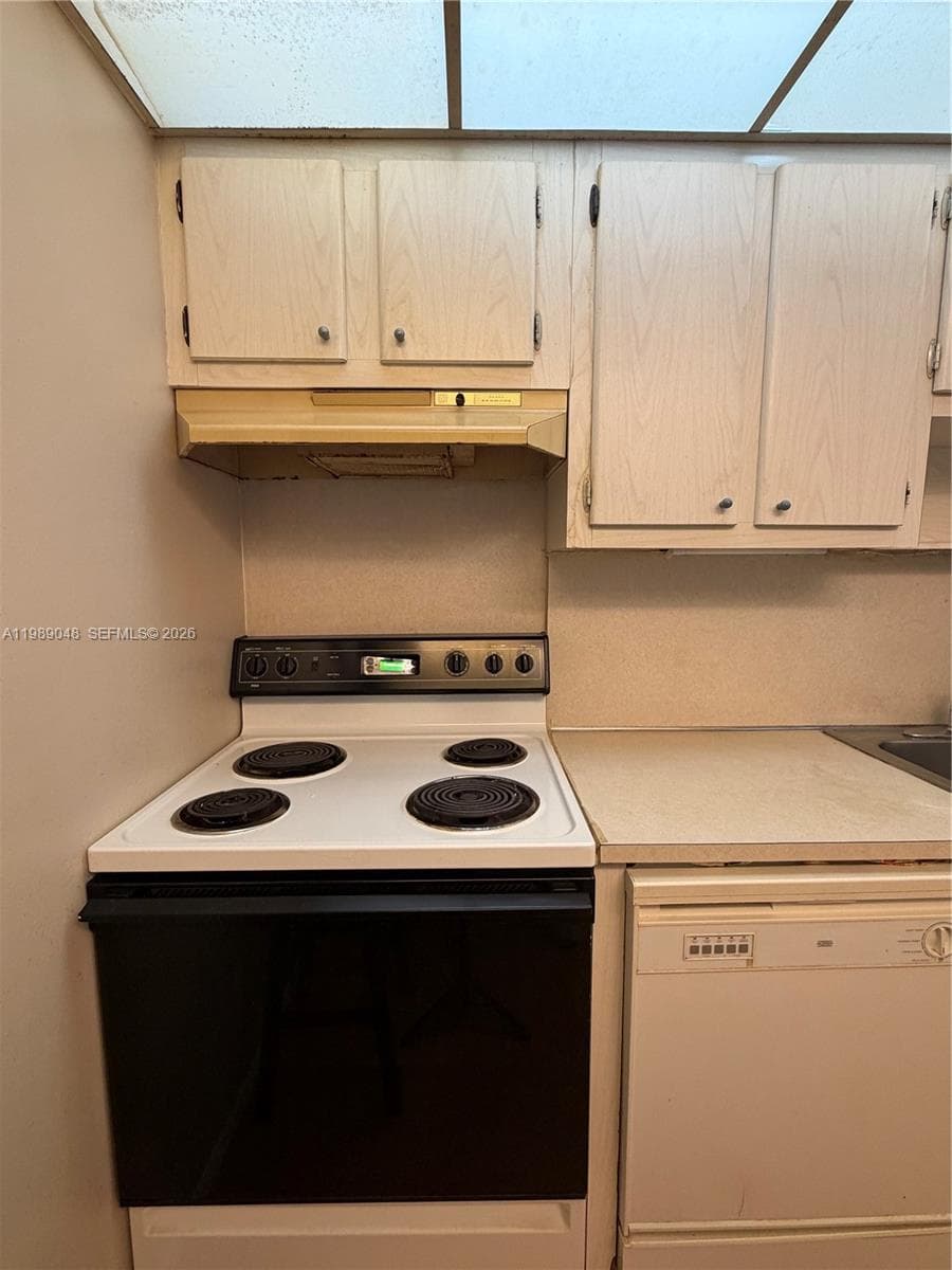 WOODSIDE APTS CONDO · #A217 in North Miami Beach - Photo 7