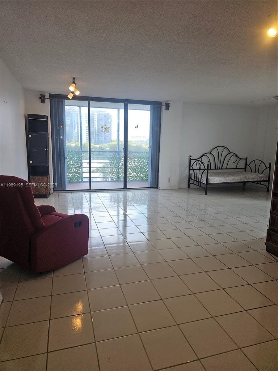 Biscaya · #601 in Aventura - Photo 1
