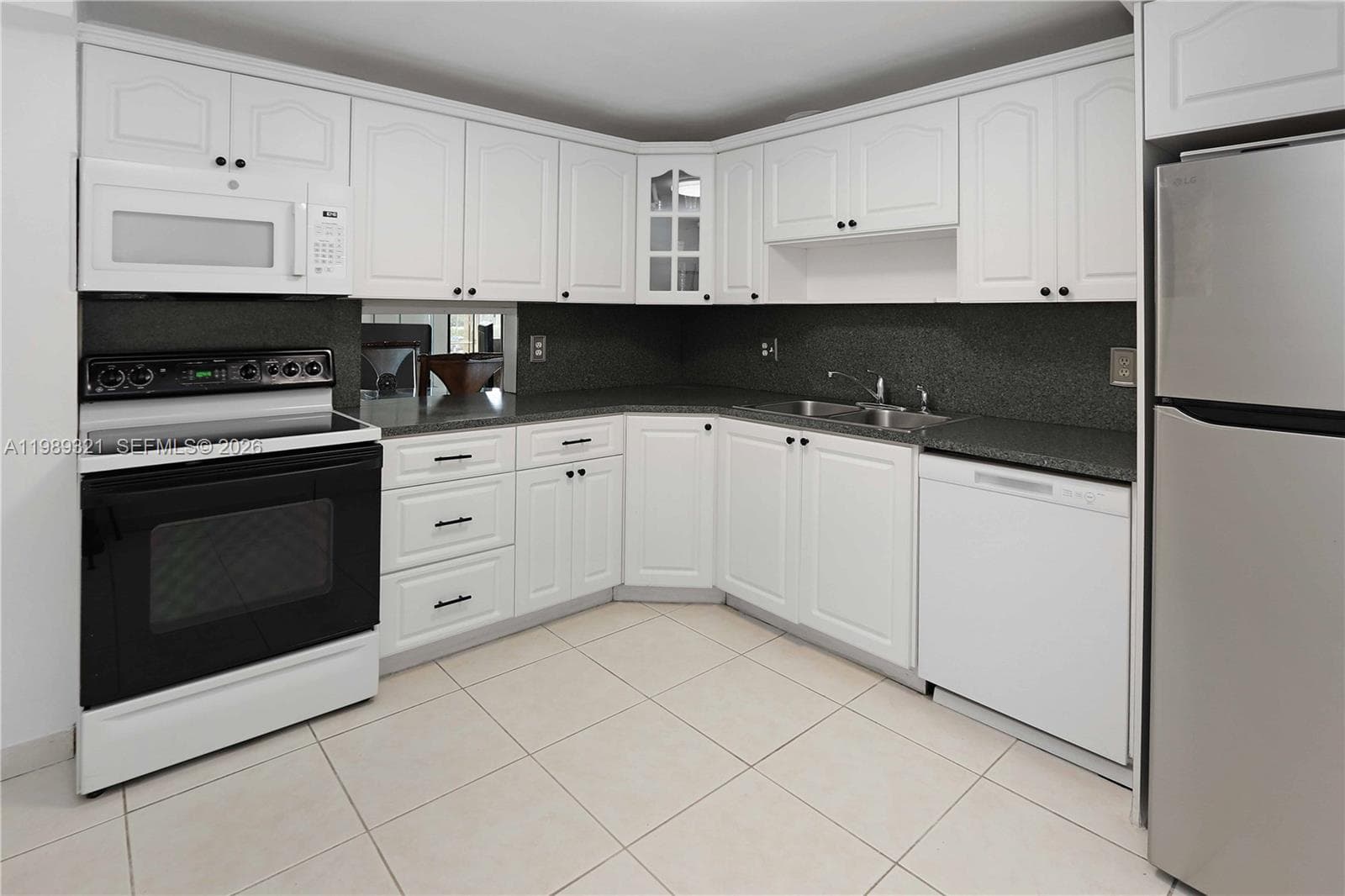 CARLTON BAY CONDO · #2K in North Miami Beach - Photo 12