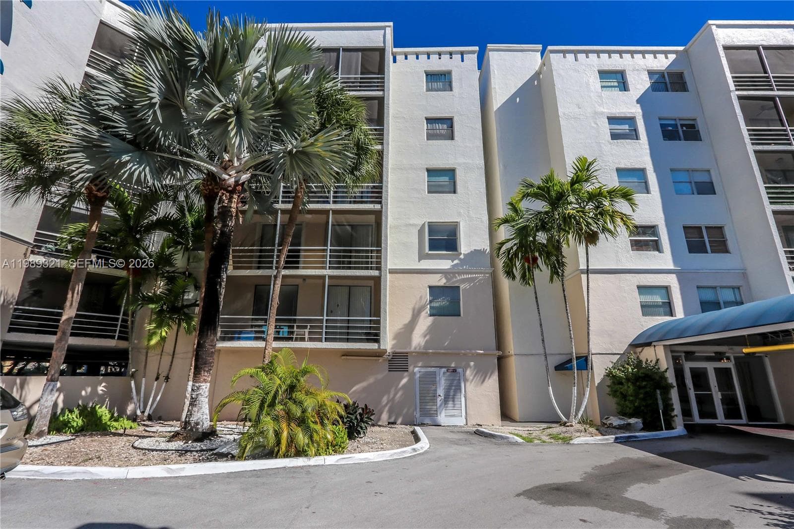 CARLTON BAY CONDO · #2K in North Miami Beach - Photo 5
