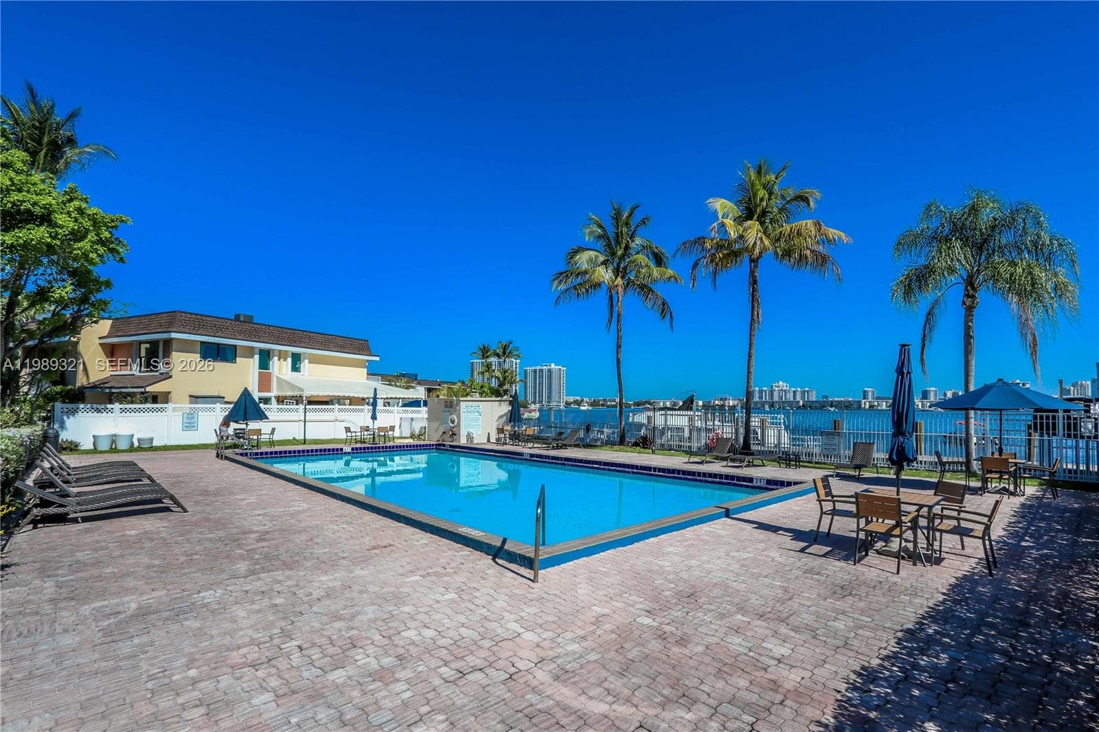 CARLTON BAY CONDO · #2K in North Miami Beach - Photo 35