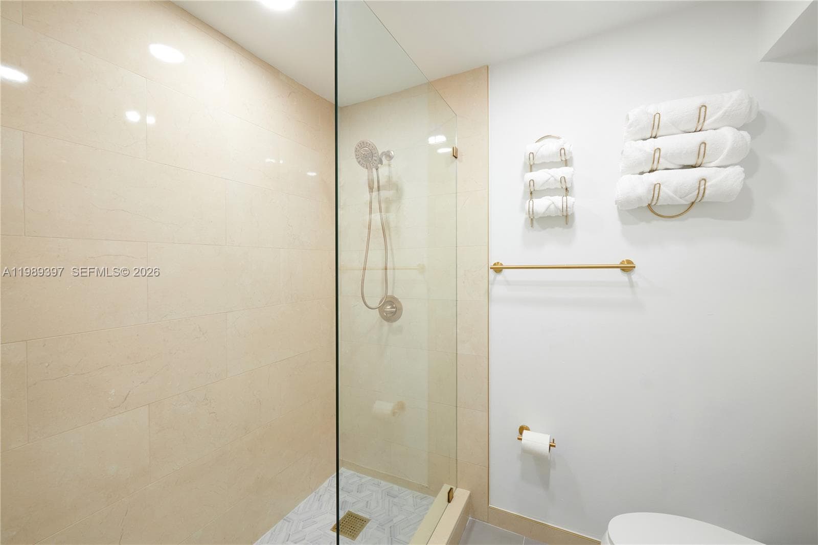 bathroo 4