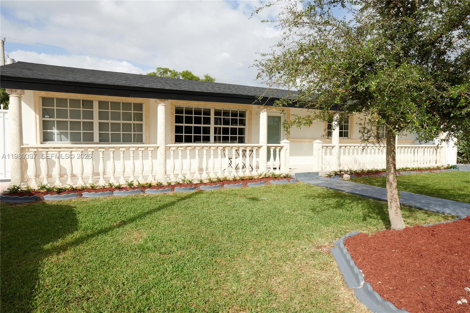 12293 SW 28th Ter photo 3