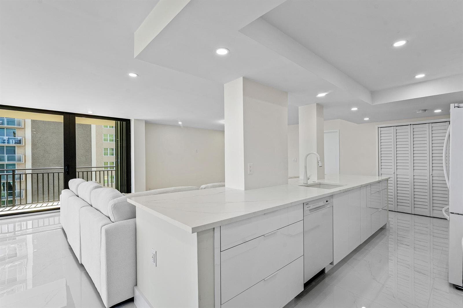 009-5460NorthOceanDrive-5B-SingerIsland-