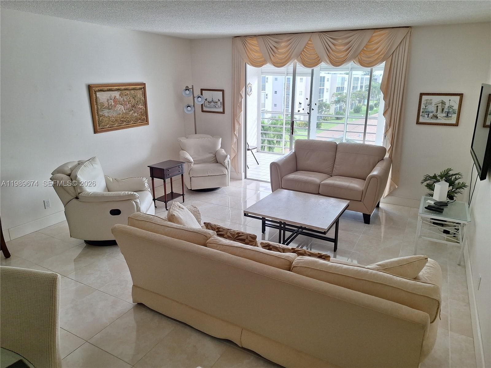 MEADOWBROOK ON THE LAKES · #401 in Dania Beach - Photo 6