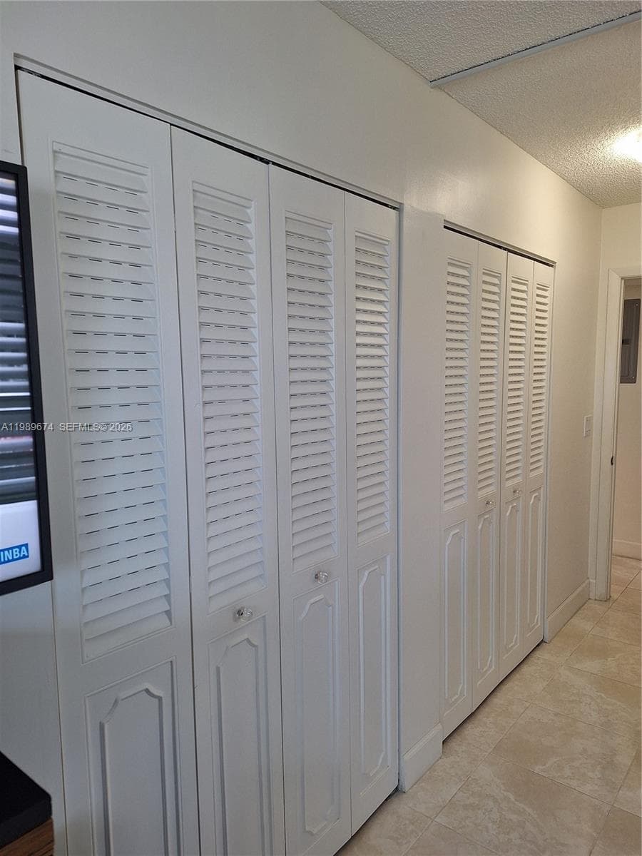 MEADOWBROOK ON THE LAKES · #401 in Dania Beach - Photo 10