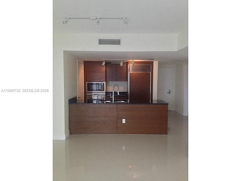 Icon Brickell I · #5111 in Miami - Photo 6