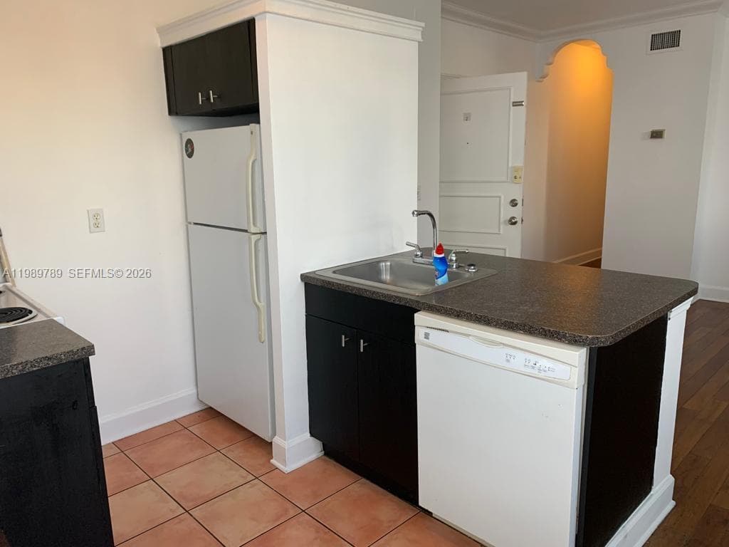 PENN PLAZA CONDOMINIUM · #203 in Miami Beach - Photo 6