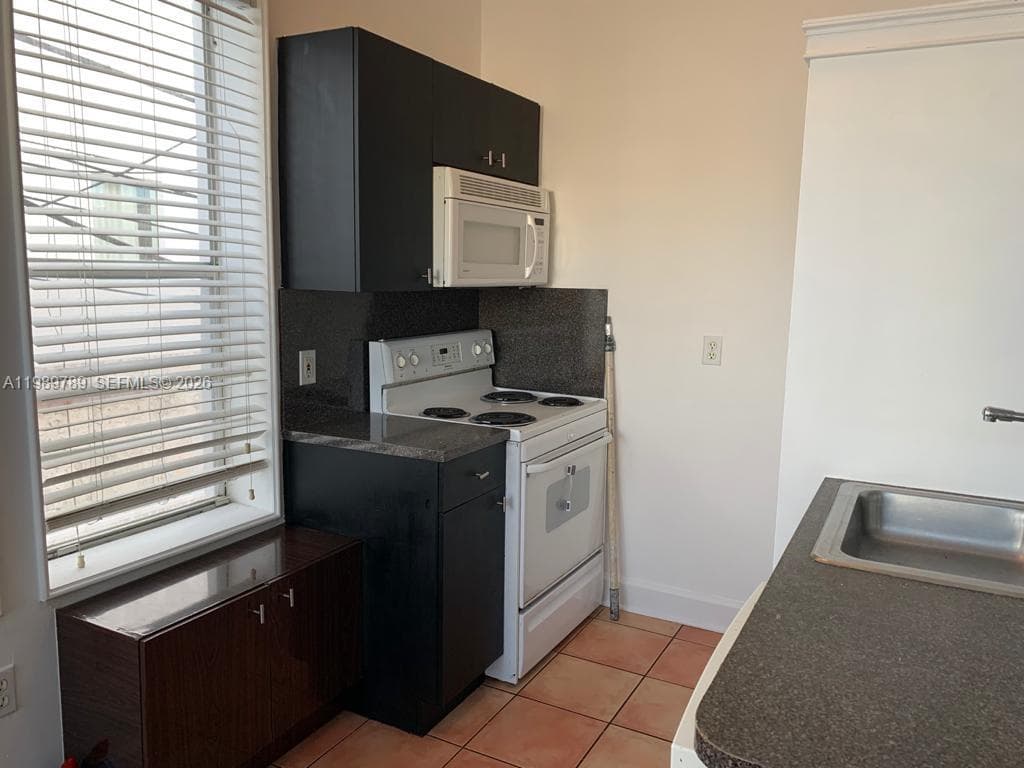 PENN PLAZA CONDOMINIUM · #203 in Miami Beach - Photo 4