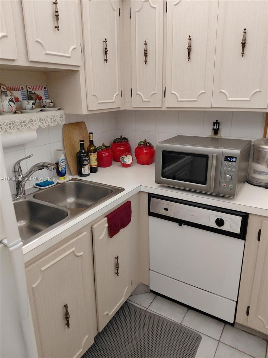 Ashleigh House HOA · #504 in Hallandale Beach - Photo 13
