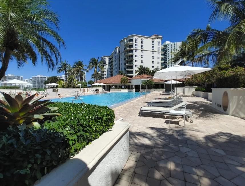 TURNBERRY VILLAGE CONDO · #201 in Aventura - Photo 20
