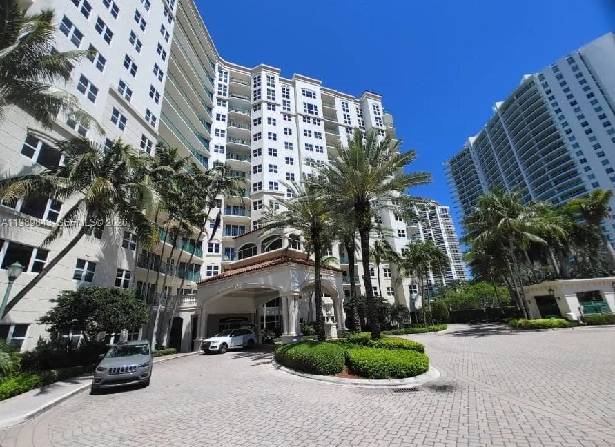TURNBERRY VILLAGE CONDO · #201 in Aventura - Photo 31