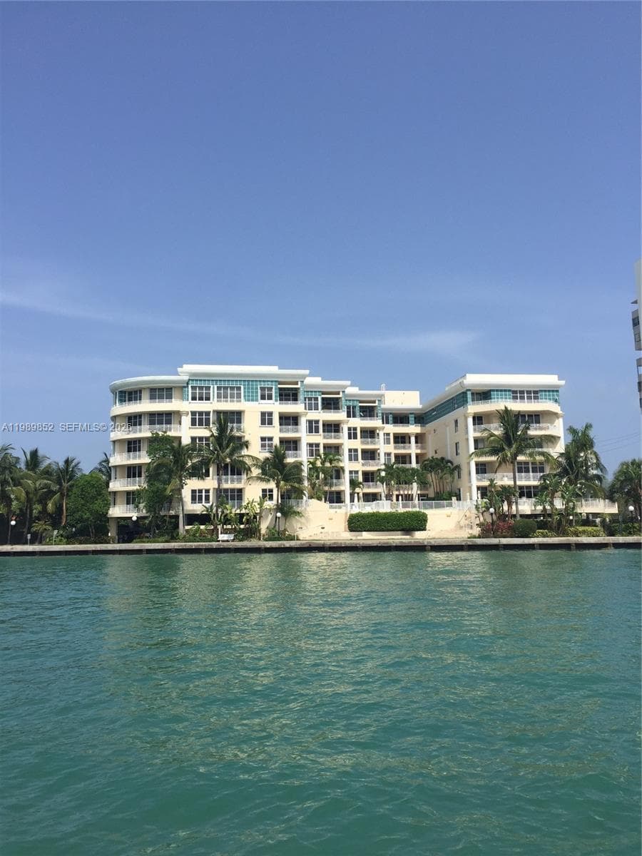 The Vistas Condo · #301 in Miami Beach - Photo 23