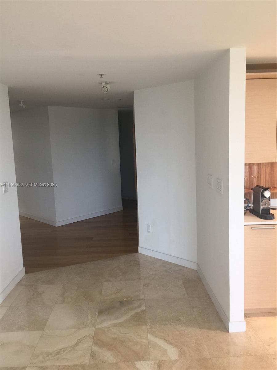 The Vistas Condo · #301 in Miami Beach - Photo 12